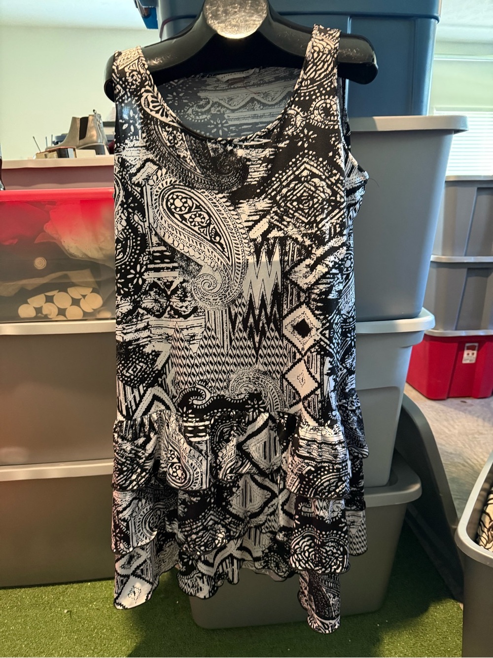 Black & White Paisley Printed Sleeveless Ruffle Hem Dressp61